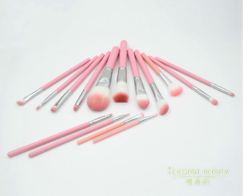七七视频污APP无限观看能用美妆蛋清洗液洗吗？